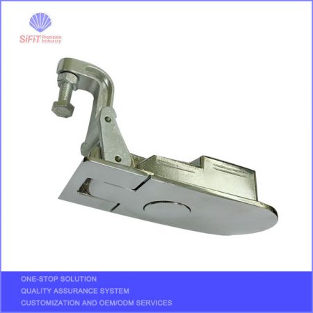 Cabinet door lock